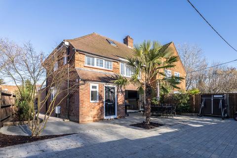 5 Tranquil Dale, Buckland, Betchworth, RH3 7EE