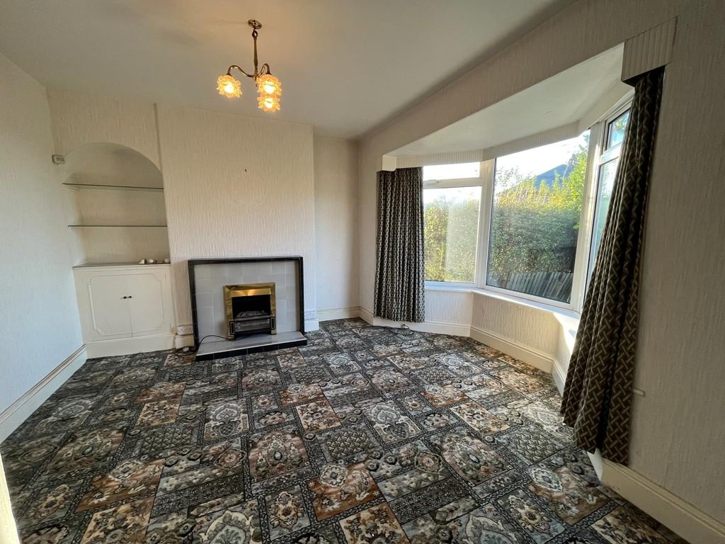 St Johns Road, Harrogate, HG1 3AF 3 bed semidetached house £220,000