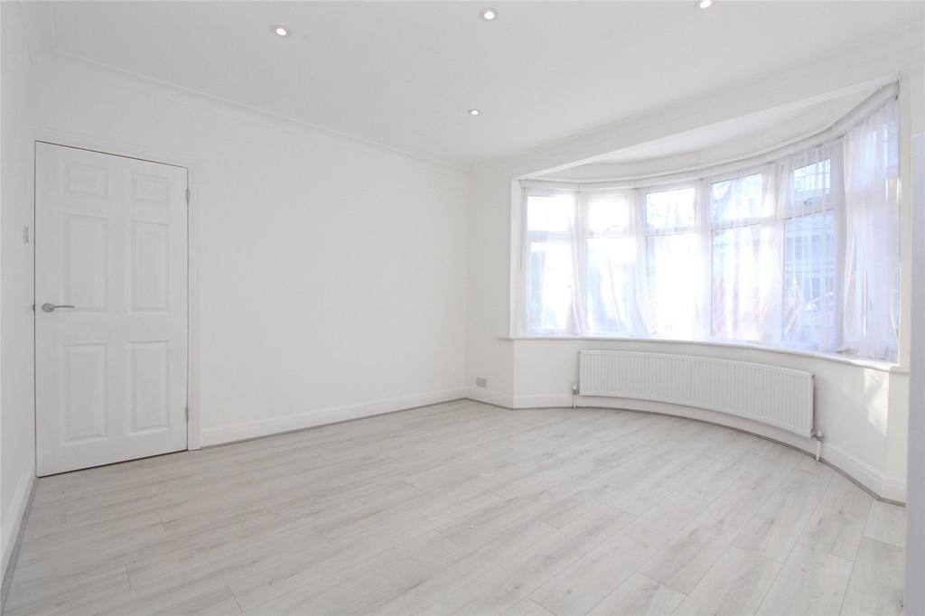 Belmont Lane, Stanmore, HA7 4 bed house £2,450 pcm (£565 pw)