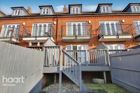 8 Hall Road, Wouldham, Rochester, ME1 3XN