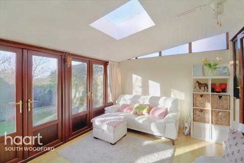 27 Vicarage Road, Woodford Green, IG8 8NH