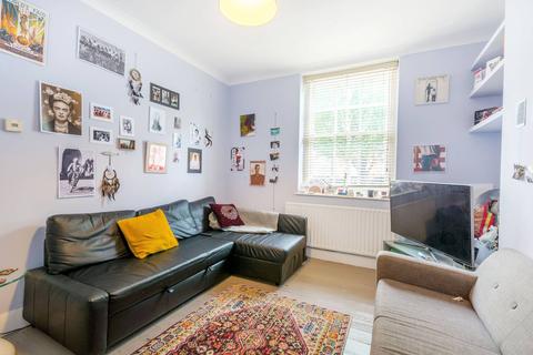 16, Mendip Houses Welwyn Street, London, E2 0JW