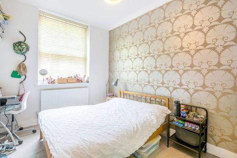 16, Mendip Houses Welwyn Street, London, E2 0JW
