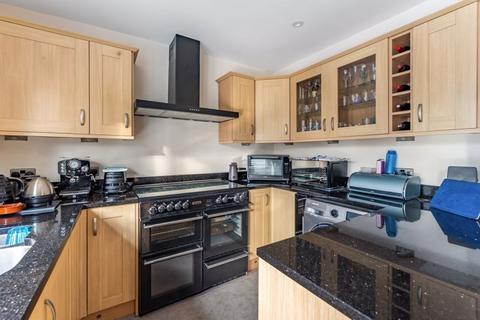 129 Park Road, Caterham, CR3 5TD