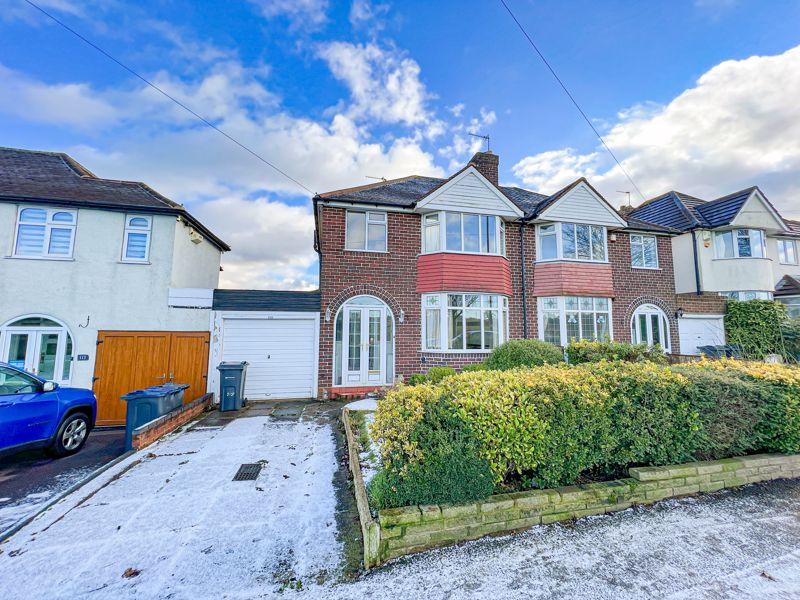 Queslett Road East, Streetly, Sutton Coldfield, B74 2AJ 3 bed semi