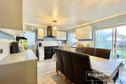 14 Ravine Road, Bournemouth, BH5 2DU