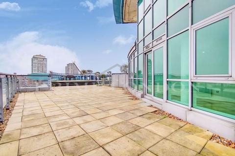 2 bedroom apartment for sale - Drake House, St George Wharf, London