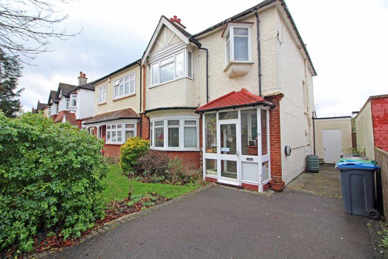 Kendall Avenue South, Sanderstead, Surrey 4 bed semidetached house for