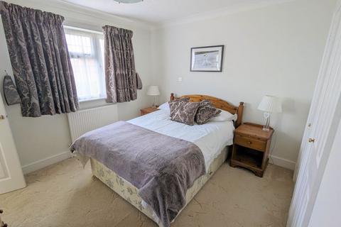 30 Bishops Field, Aston Clinton, Aylesbury, HP22 5BB