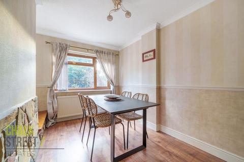 10 Maytree Close, Rainham, RM13 8EP