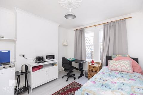 17 Harcourt Road, Bournemouth, BH5 2JG