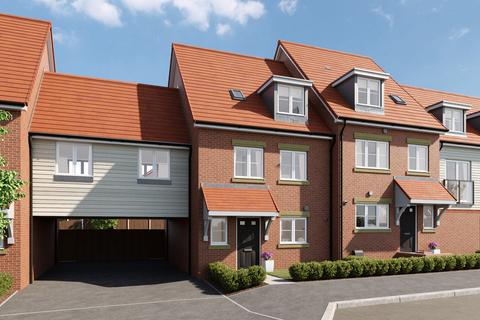 4 bedroom terraced house for sale - Plot 37, The Peony at Albany Park, Church Crookham, Redfields Lane GU52