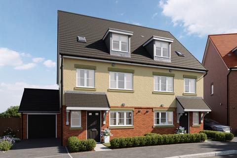 4 bedroom terraced house for sale - Plot 36, The Foxglove at Albany Park, Church Crookham, Redfields Lane GU52