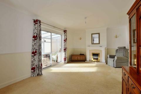 2 bedroom semi-detached bungalow for sale - St Michaels Road, Cheltenham, GL51