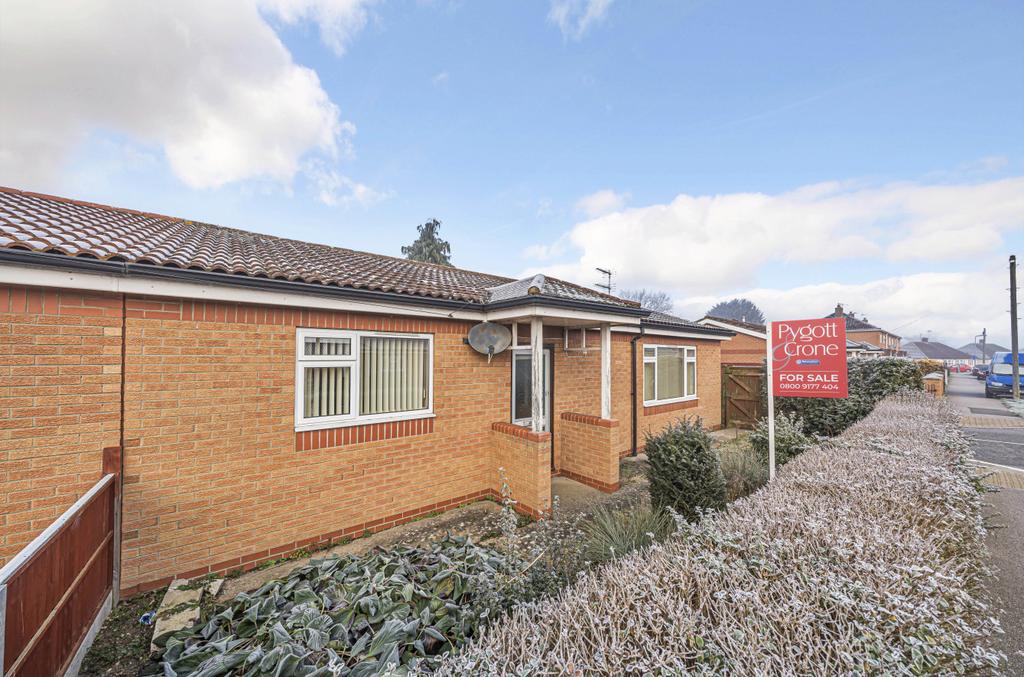 Perney Crescent, North Hykeham, LN6 3 bed bungalow £100,000