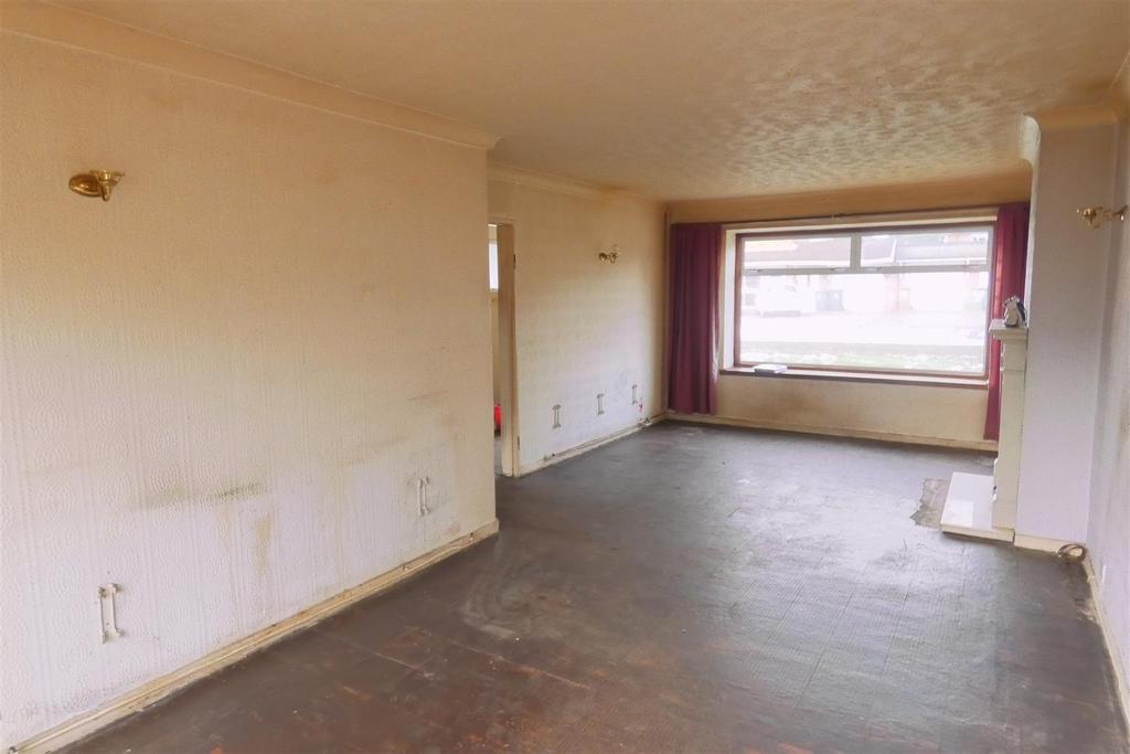 28 Northside Drive, Streetly 3 bed semidetached house £265,000