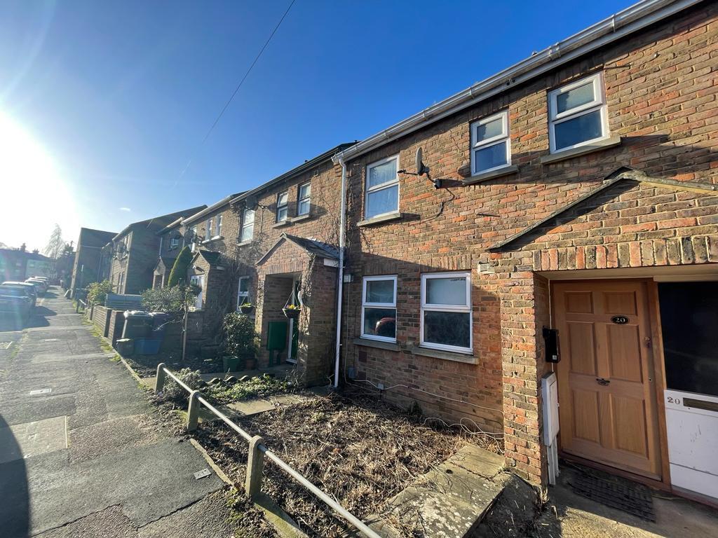 Dacre Road, Hitchin 3 bed terraced house for sale £400,000