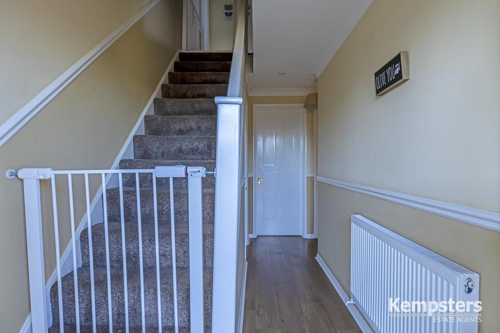 Hallway 1.jpg