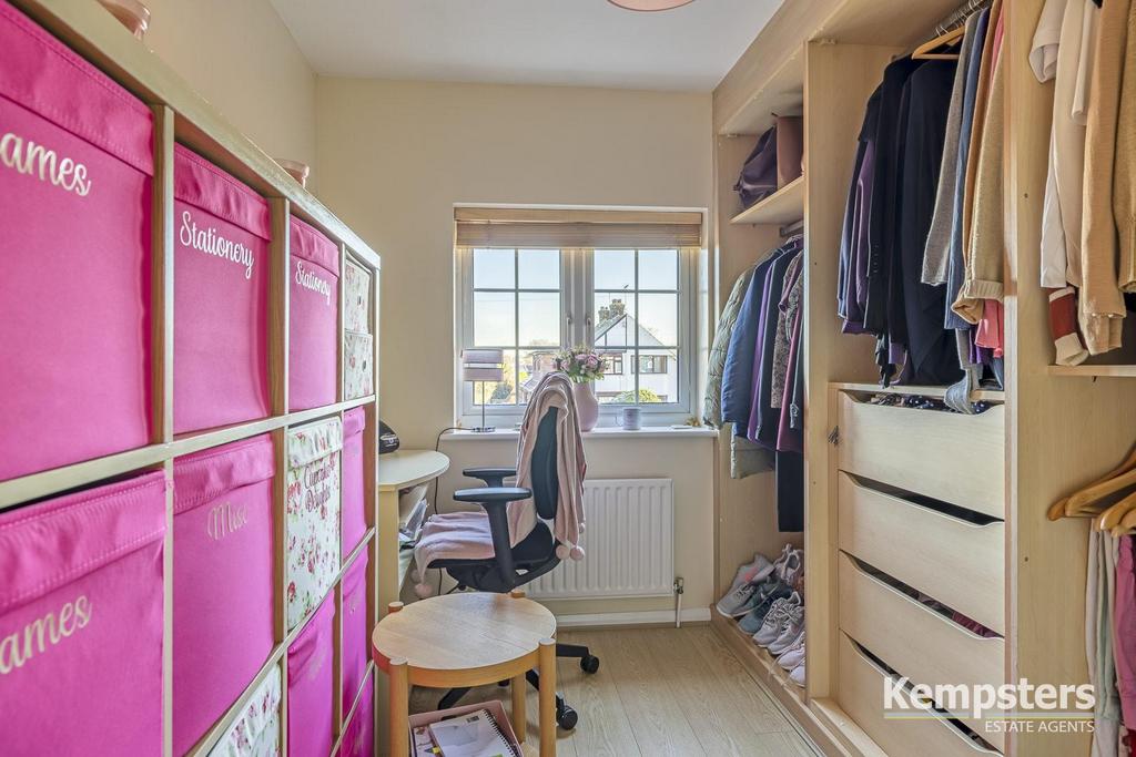 Bedroom 4.jpg
