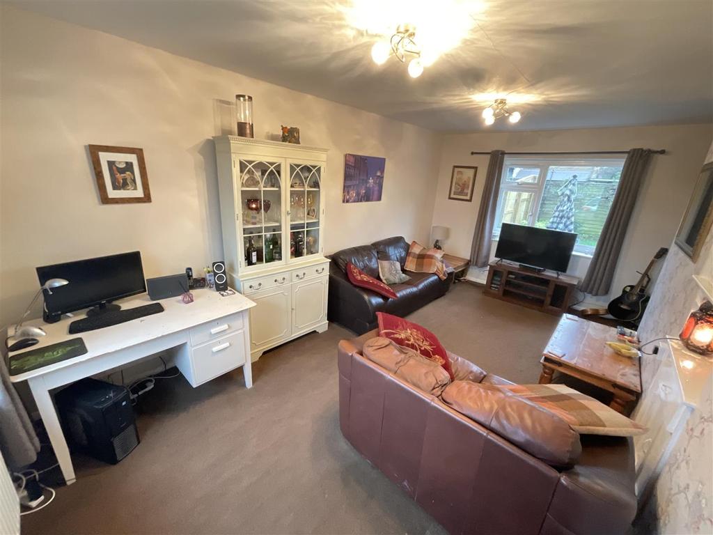 Middle Lane, Hutton Buscel, Scarborough 3 bed terraced house £200,000