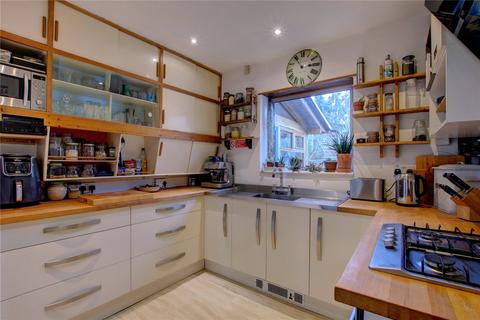 3 bedroom semi-detached house for sale - St. Peters Crescent, Droitwich, Worcestershire, WR9