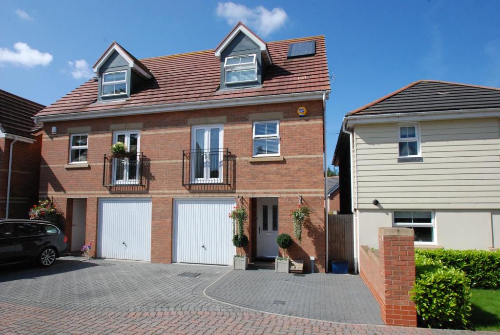 Olvega Drive, Buntingford, Hertfordshire, SG9 9FJ 3 bed semidetached house for sale £489,995