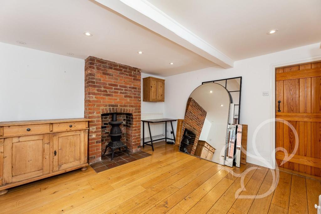 Albion Street, Rowhedge 3 bed end of terrace house £280,000