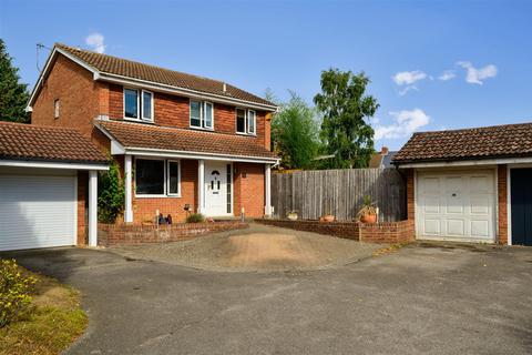 4 bedroom detached house for sale - Carroll Gardens, Larkfield