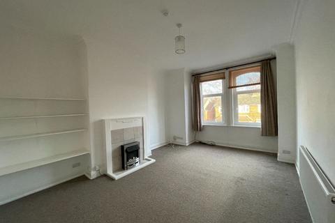 4 bedroom flat to rent, Vane Terrace, Darlington