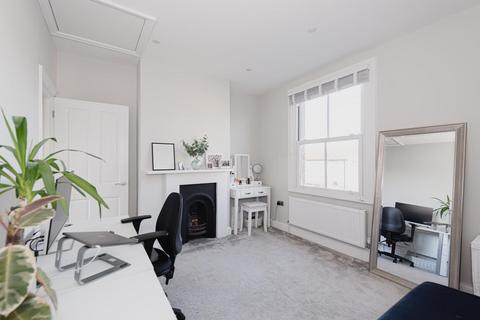 28 Albert Road, Epsom, KT17 4EH