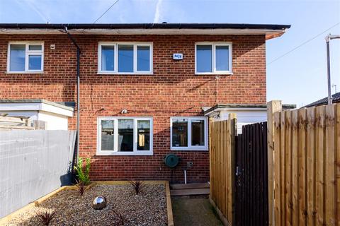 3 bedroom end of terrace house for sale - Morris Close, East Malling