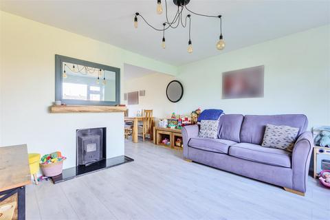 3 bedroom end of terrace house for sale - Morris Close, East Malling