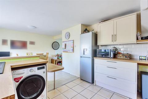 3 bedroom end of terrace house for sale - Morris Close, East Malling