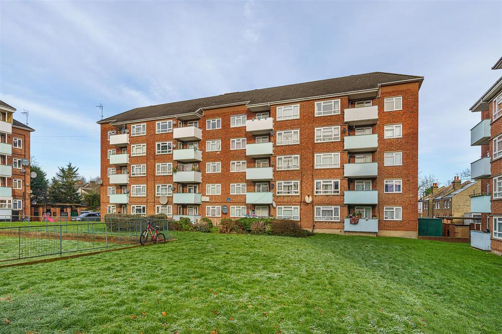 65 Queen Adelaide Court-9.JPG