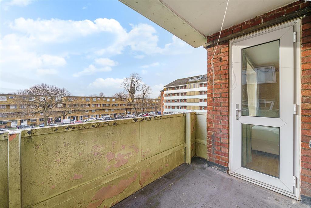 65 Queen Adelaide Court-7.JPG