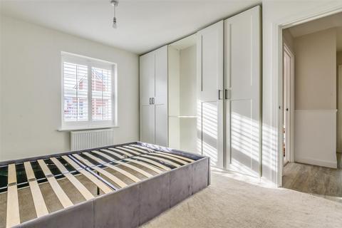 Flat 1, Tolhurst, 2 Newcomen Lane, Wouldham, Rochester, ME1 3RE