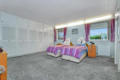 Plumpton Lodge Mitchell Lane, Bradford, BD10 0TA
