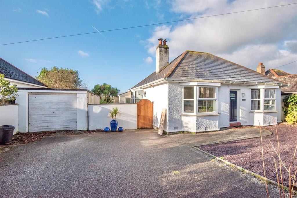 Mawnan Smith 4 bed detached bungalow for sale £495,000