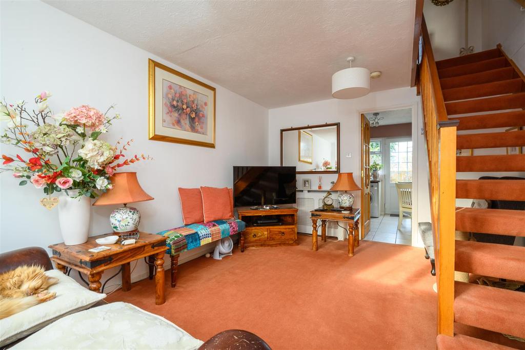 Telford Drive, WaltonOnThames 2 bed terraced house £350,000