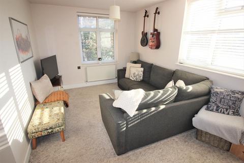 Flat 3, Arras House Woolwich Road, London, SE2 0PZ