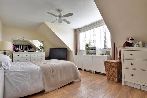 3 bedroom semi-detached house for sale - Lydd Road, Camber