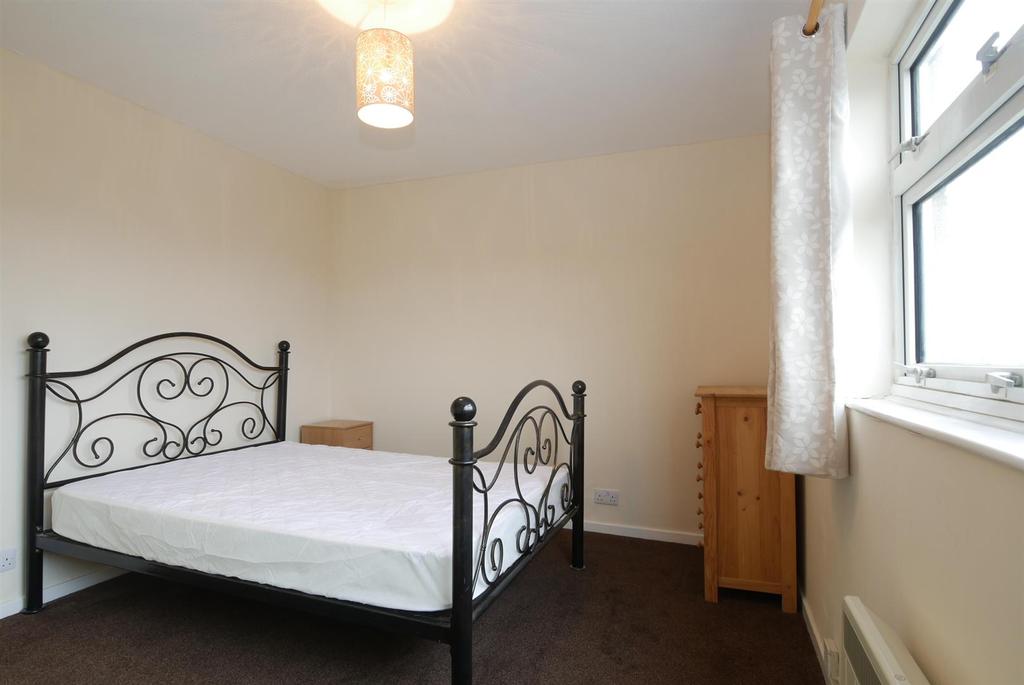 Bude Crescent, Stevenage 1 bed in a house share £580 pcm (£134 pw)