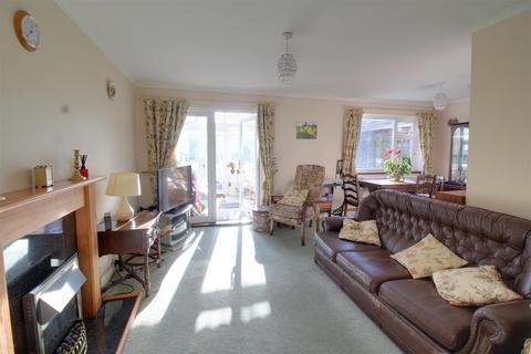 33 Byfords Road, Huntley, Gloucester, GL19 3EL