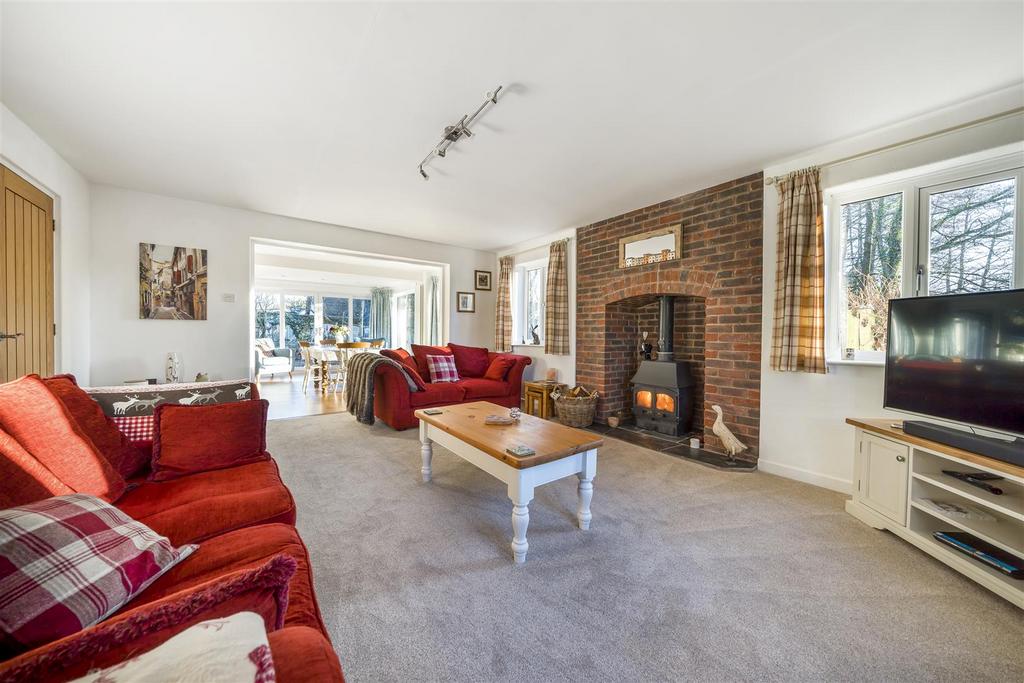 Large Living room with fireplace