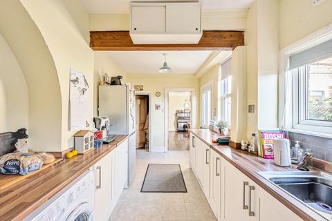 81 Leeds Road, Tadcaster, LS24 9LA