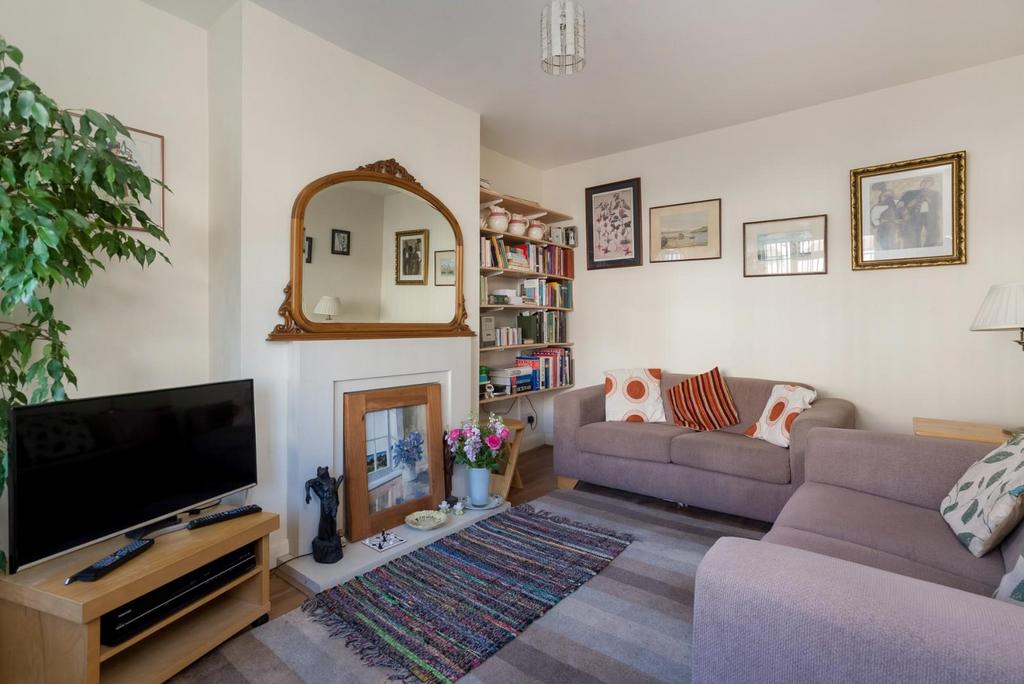 Kendall Avenue, StratforduponAvon 3 bed end of terrace house £295,000