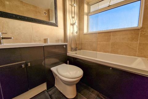 7 Bathleaze, Kings Stanley, Stonehouse, GL10 3JN