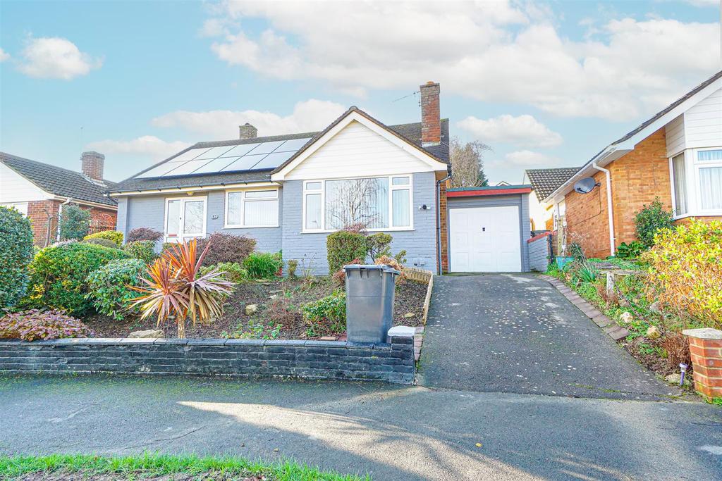 Ashford Road, Hastings 3 bed detached bungalow £430,000