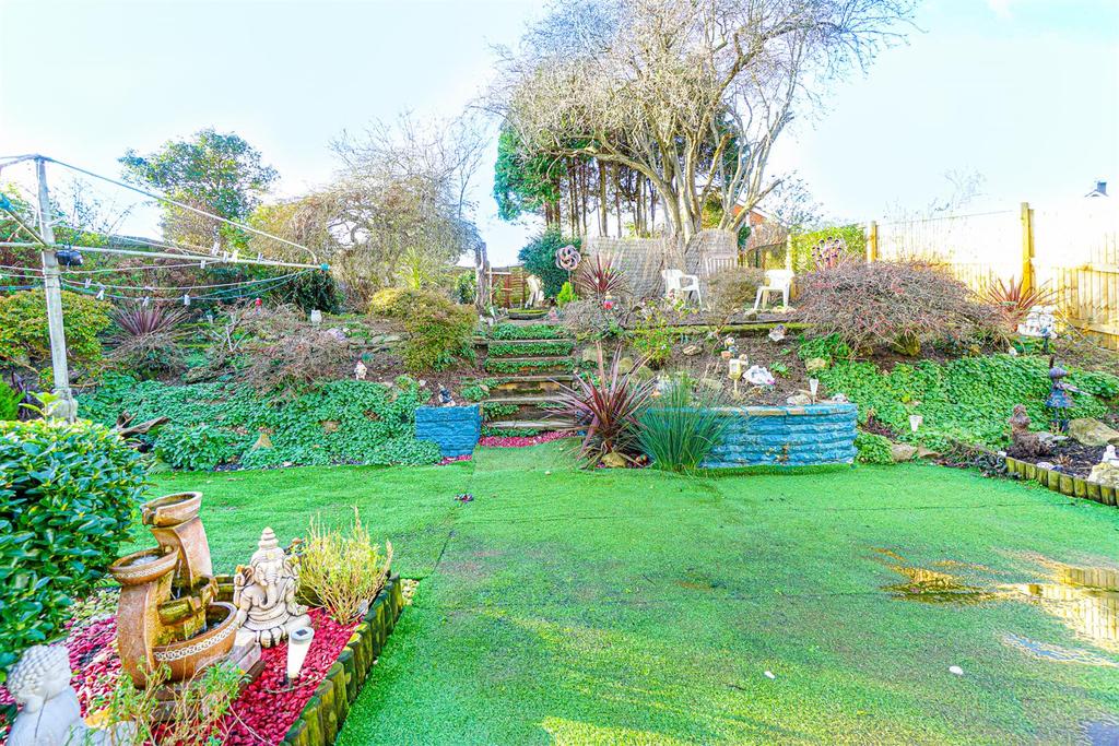 Ashford Road, Hastings 3 bed detached bungalow £430,000