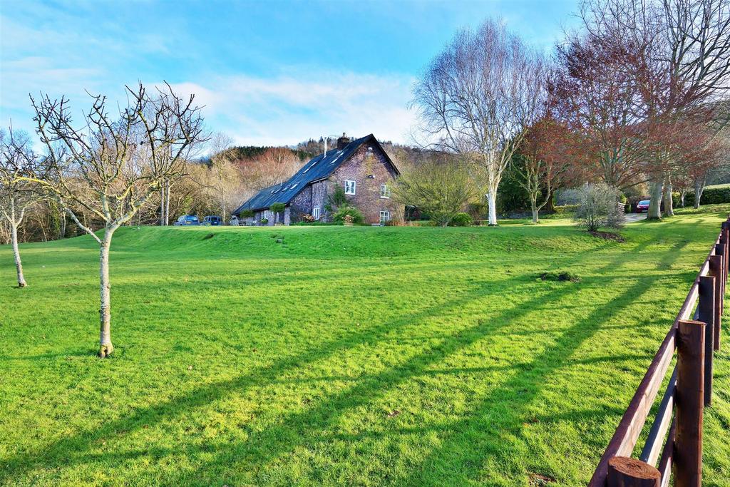 Bredwardine, Herefordshire with land 5 bed detached house £935,000